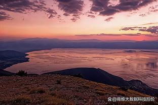 浓眉：第三节球队加强了防守 我们需要保持这样的防守强度